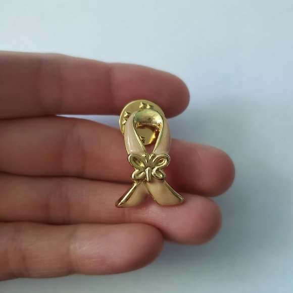 Vintage Enamel Peach Ribbon with Butterfly Pin - Picture 3 of 4